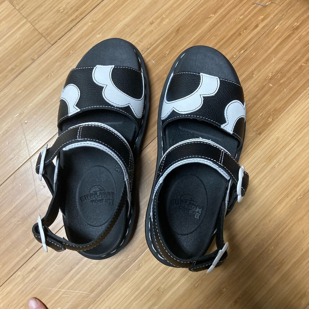 Dr. Martens Voss Flower Sandal size 8. Never Worn!